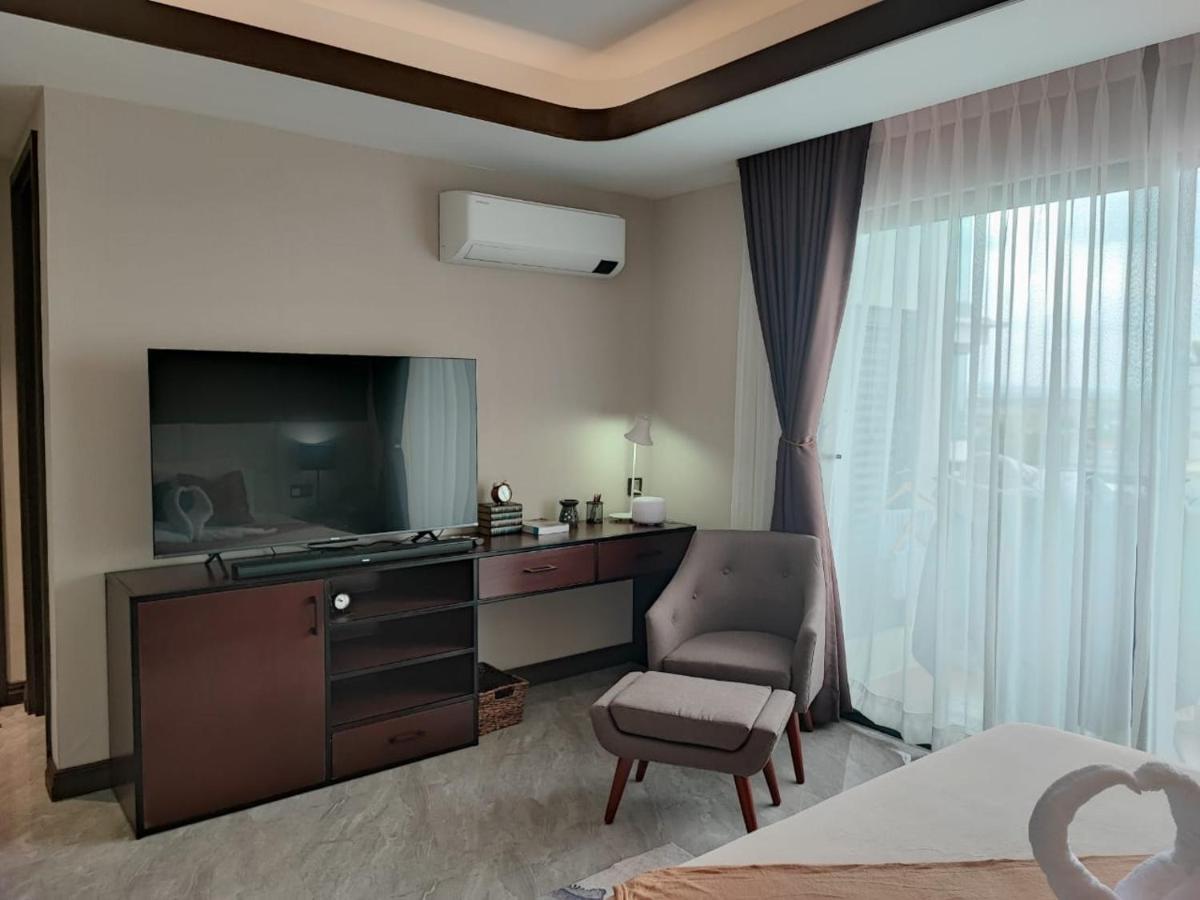 One Euphoria Prime Suite Hotel Ángeles Extérieur photo